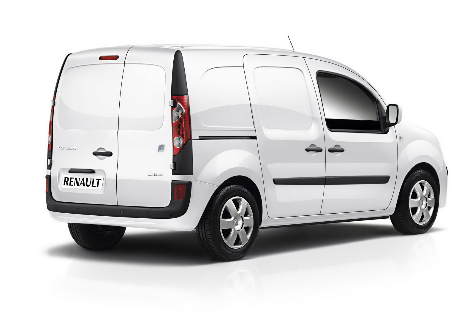 renault kangoo 2 или peugeot partner